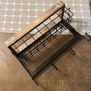 Modern Farmhouse Mail and key holder.